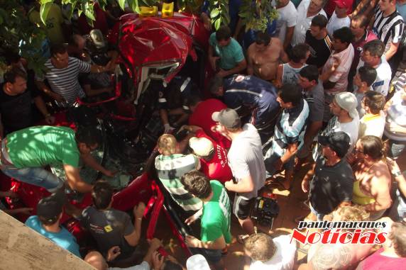 Grave acidente deixa três jovens feridos na rua Horizontina em Três de Maio - foto 3