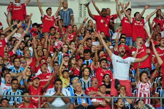 Gre-Nal 404 termina empatado e o show fica por conta da torcida - foto 7
