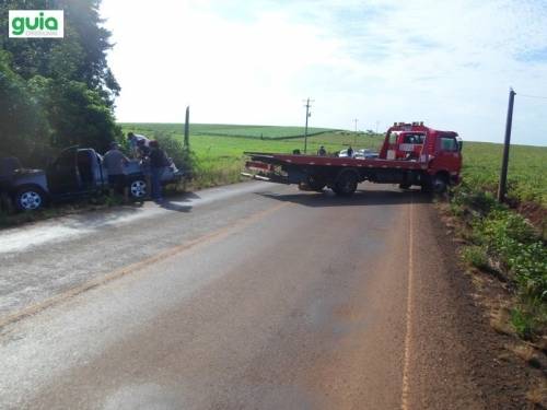 Saída de pista de caminhonete entre Horizontina e Dr. Maurício Cardoso deixou condutora levemente ferida - foto 3