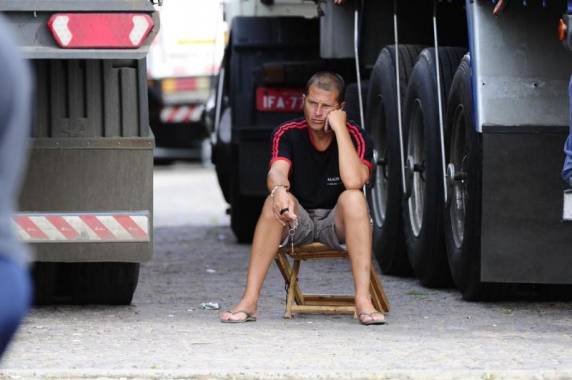A Batalha de Camaquã: segunda-feira teve confronto entre PRF e caminhoneiros e deixou seis
feridos - foto 4
