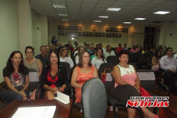 Sessão Solene homenageou vereadoras de legislaturas passadas em Três de Maio - foto 3