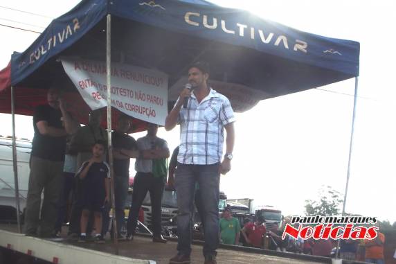 Manifesto dos caminhoneiros é apoiado pelos empresários e comunidade de Três de
Maio - foto 3