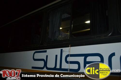 Ônibus da Sulserra é apedrejado em Miraguaí - foto 4