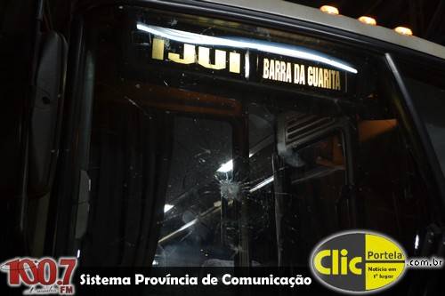 Ônibus da Sulserra é apedrejado em Miraguaí - foto 2