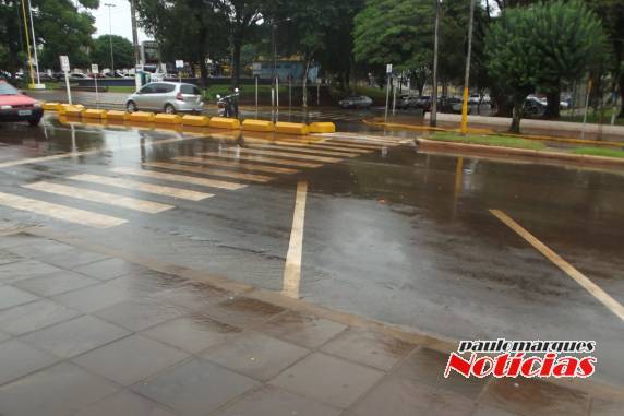 Homem é atropelado na faixa de segurança no centro de Três de Maio - foto 3