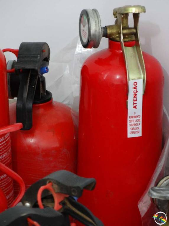 Empresário é preso em flagrante suspeito de falsificar extintores - foto 5