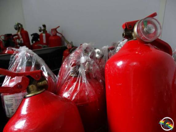 Empresário é preso em flagrante suspeito de falsificar extintores - foto 2