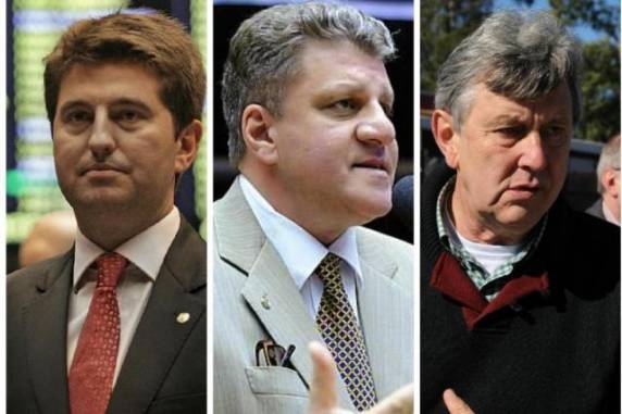 Três dos cinco parlamentares que serão investigados receberam, no ano passado, R$ 360 

mil em doações de quatro empresas suspeitas de participarem do esquema de corrupção na Petrobras