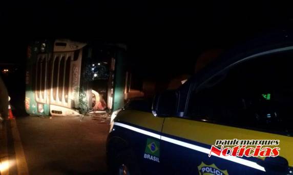 Caminhoneiro de Santa Catarina morre ao tombar caminhão em Panambi - foto 3