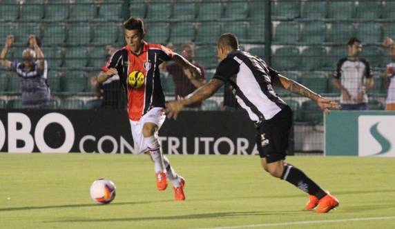 Figueirense empurra Joinville, faz 2 a 0 e mantém 100% no Orlando Scarpelli - foto 2