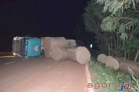 Caminhoneiro de Santa Catarina morre ao tombar caminhão em Panambi - foto 4
