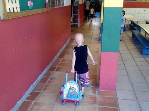 João Victor, criança que transplantou fígado, vai pela 1ª vez à escola em SC - foto 2
