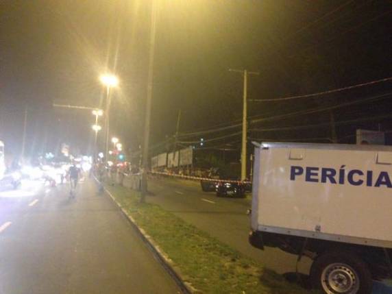 Tiroteio no
trânsito causa acidente com morte na zona leste da Capital - foto 2