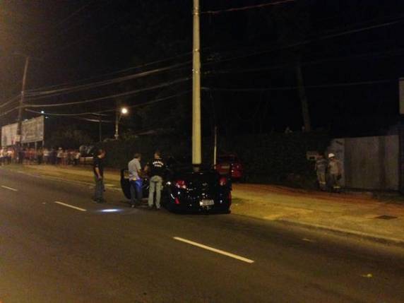 Tiroteio no
trânsito causa acidente com morte na zona leste da Capital - foto 3