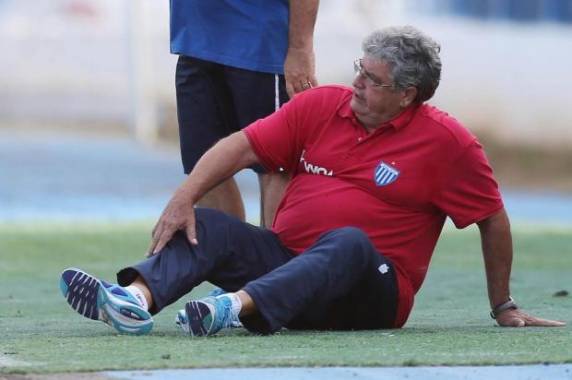 Após vexame diante do Guarani, em 

Palhoça, treinador se despede do Leão