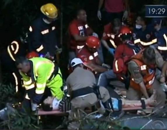 Defesa Civil refaz contagem de vítimas e confirma 50
mortes em acidente na Serra Dona Francisca, no Norte de SC - foto 3
