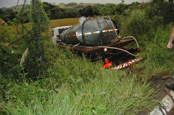 Irmãos morrem em acidente na ERS 135 - foto 4