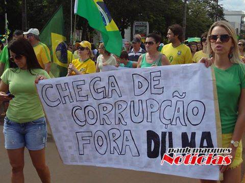Protesto reúne milhares em Porto Alegre e outras capitais