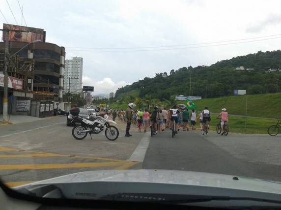 PM de Itapema assegura
protestos democráticos e ordeiros - foto 5