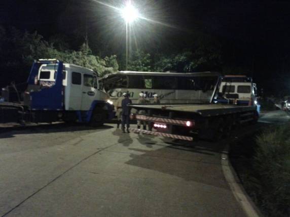 Corpo é encontrado embaixo de ônibus e nº de mortos chega a 51 - foto 2