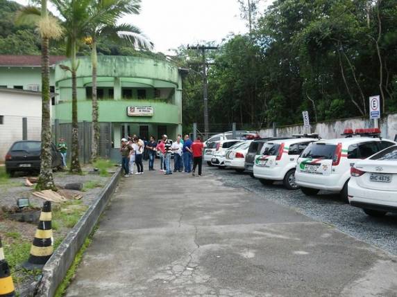'Faltou freio', diz jovem sobrevivente de
acidente de ônibus em SC - foto 2