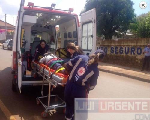 Motoqueiro fica ferido em
acidente no centro de Ijuí - foto 2