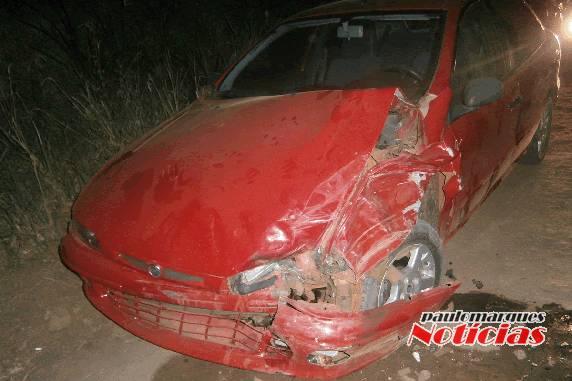 Duas pessoas ficaram feridas em colisão no interior de Três de Maio - foto 2