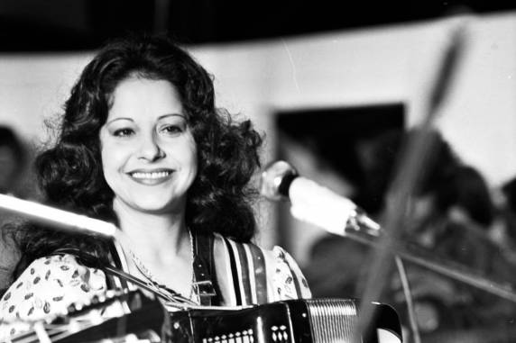 Ex-gaiteira de Teixeirinha, Mary Teresinha faz shows como cantora gospel - foto 3