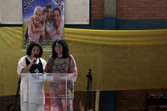 ZH acompanhou a artista em evento religioso realizado em ginásio de Guaíba