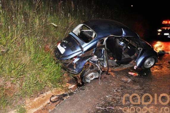Uma criança morre e quatro ficam feridos em grave acidente
na BR 285 em Vitória das Missões - foto 2