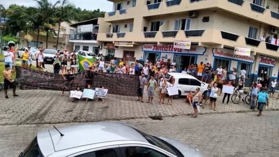 Manifesto pede mais segurança no bairro Ilhota em Itapema - foto 5