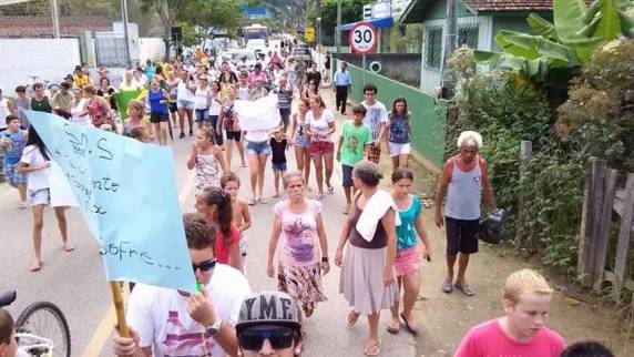Manifesto pede mais segurança no bairro Ilhota em Itapema - foto 4