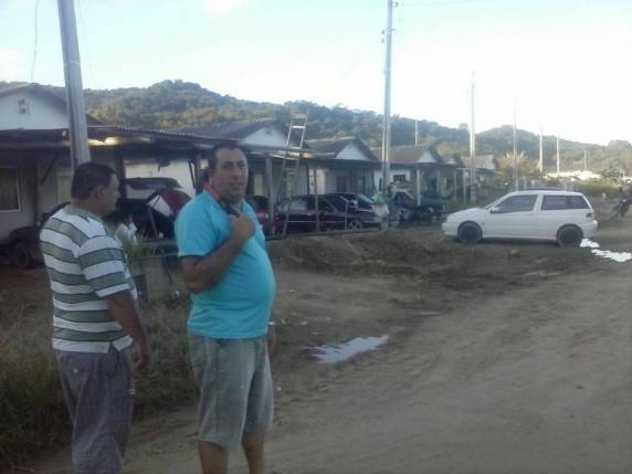 A denúncia é de moradores de casas populares