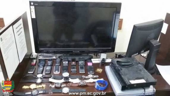 Polícia Militar derruba mais um ponto de tráfico em 

Balneário Camboriú - foto 5
