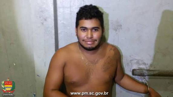 Polícia Militar derruba mais um ponto de tráfico em 

Balneário Camboriú - foto 2