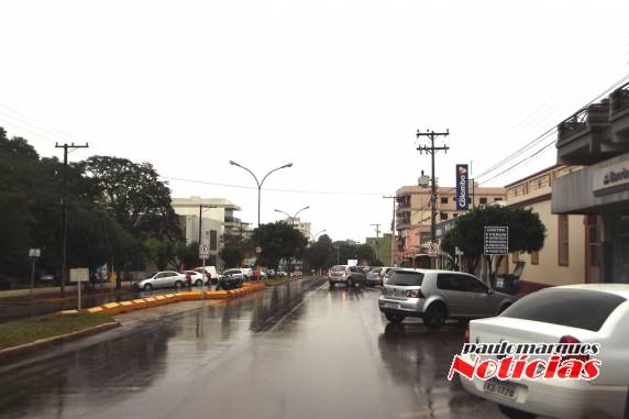 Secretário Moacir Carvalho explica
regras do estacionamento na Av. Uruguai - foto 2