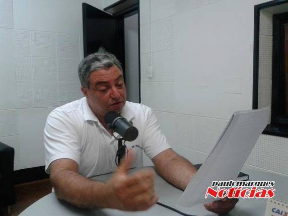 Secretário Moacir Carvalho explica
regras do estacionamento na Av. Uruguai - foto 4