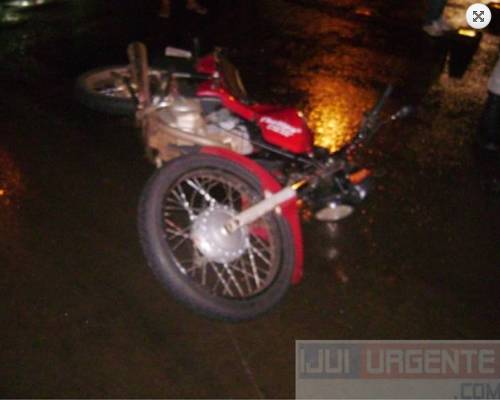 Motoqueira fica ferida em acidente em Ijuí - foto 2
