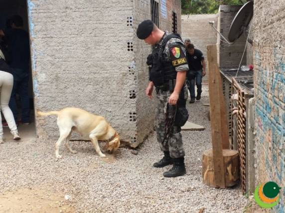 Polícia Civil
estoura boca de fumo que possuía sistema de vídeo-monitoramento em Passo Fundo - foto 7