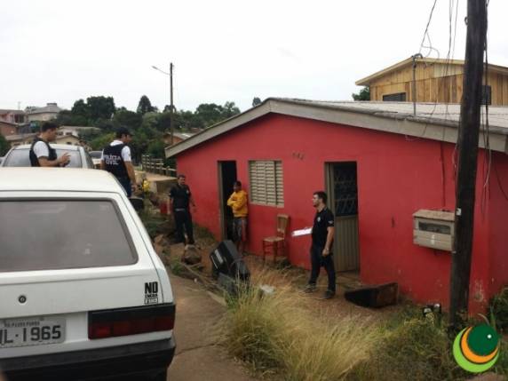 Polícia Civil
estoura boca de fumo que possuía sistema de vídeo-monitoramento em Passo Fundo - foto 6