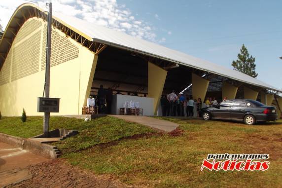 Inaugurada a
quadra coberta em Santo Antônio do Inhacorá - foto 3