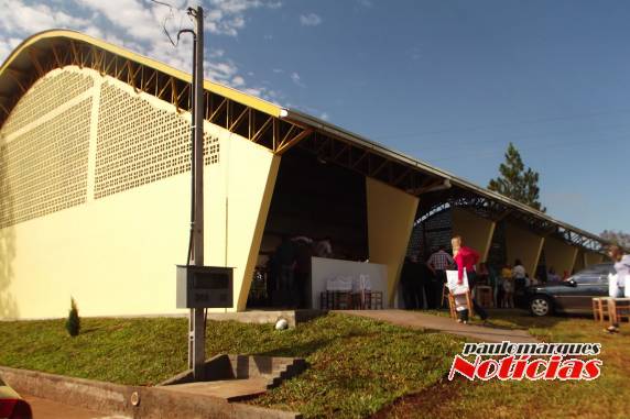 Inaugurada a
quadra coberta em Santo Antônio do Inhacorá - foto 2