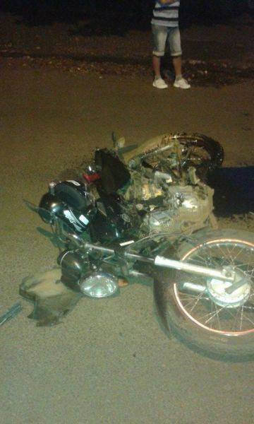 Acidente deixa dois motociclistas feridos - foto 3
