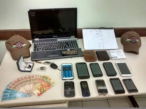 Polícia Militar prende quadrilha de assaltantes em Balneário
Camboriú - foto 2