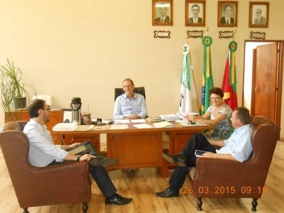 Representantes do Hospital São Vicente de Paulo visitam prefeito de Independência - foto 2