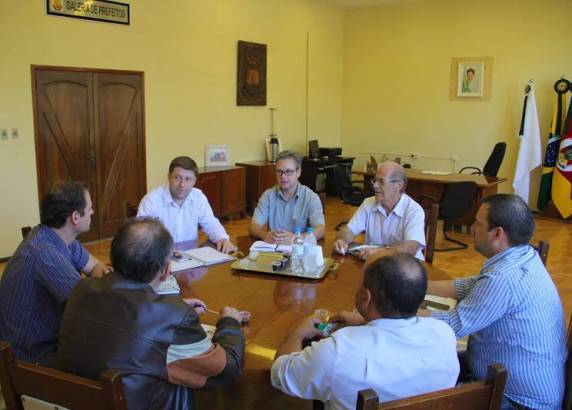 Na reunião foram 

discutidos os planos para a implementação de uma subestação no município