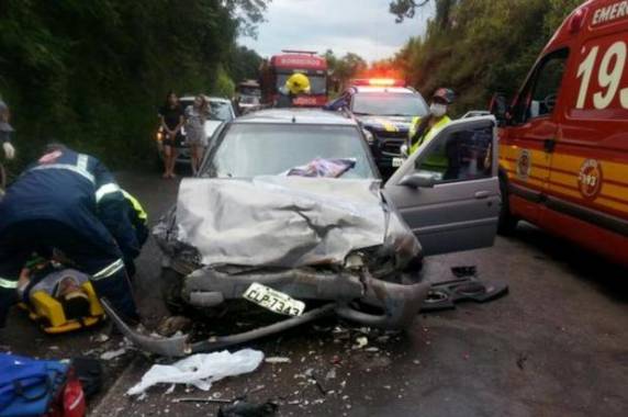 Polícia Rodoviária Federal acompanha a movimentação nas estradas até segunda-feira, mas só na tarde deste domingo, foram três mortes contabilizadas 

em acidentes graves