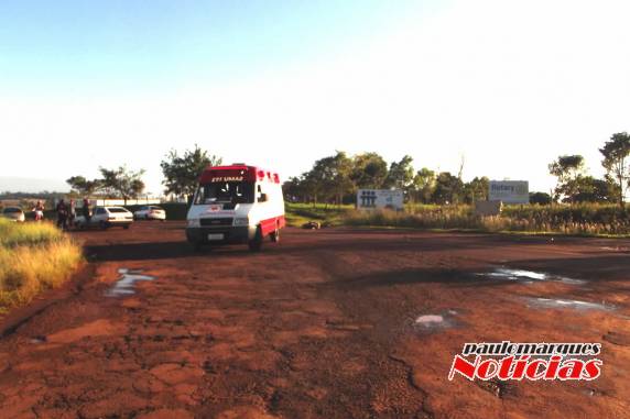 Jovem sem habilitação se envolve em acidente no
trevo do parque em Três de Maio - foto 2