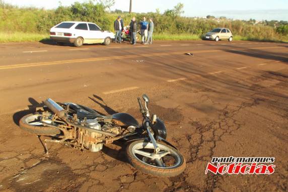 Jovem sem habilitação se envolve em acidente no
trevo do parque em Três de Maio - foto 7