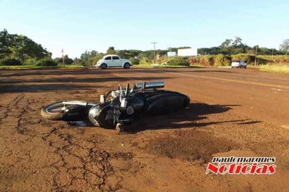 Jovem sem habilitação se envolve em acidente no
trevo do parque em Três de Maio - foto 4